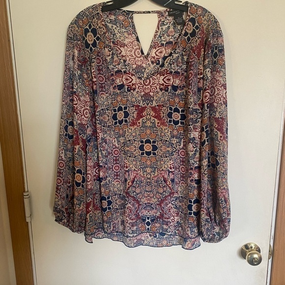 Chelsea and Theodore 1x peasent sleeve top - Picture 1 of 6